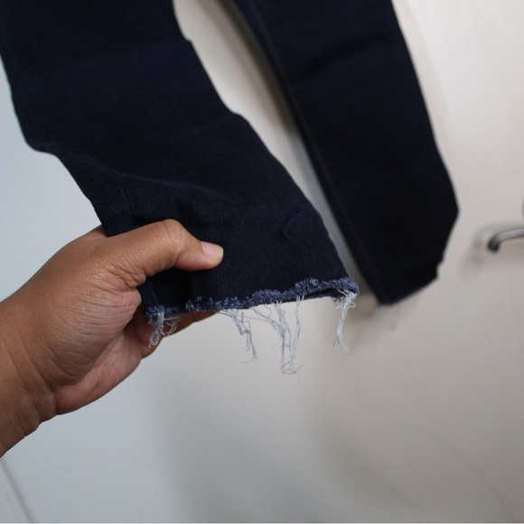 Gap Dark Wash True Skinny Jeans — Size 25P - Picture 8 of 8